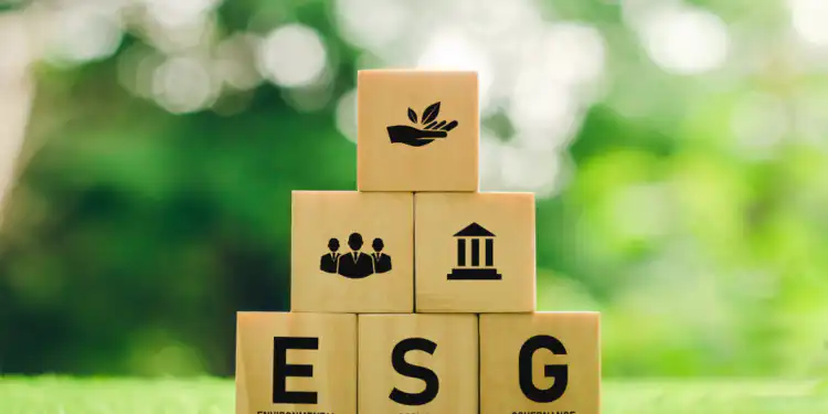 esg - Pratama Institute laporan keberlanjutan