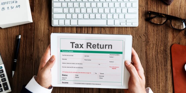 income-tax-return-deduction-refund-concept - Pratama Institute individual taxpayer