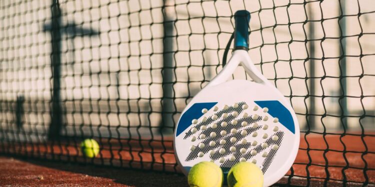 - Pratama Institute Padel