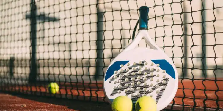 - Pratama Institute Padel