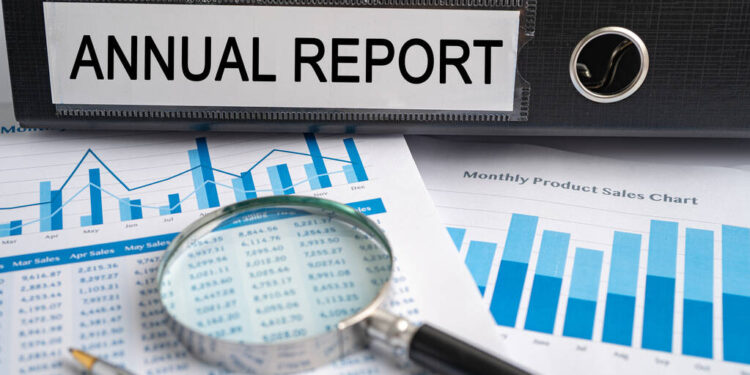 Annual Report Binder data finance report business with graph an - Pratama Institute Menyelaraskan Tema Laporan Tahunan dengan Perjalanan dan Pencapaian Perusahaan