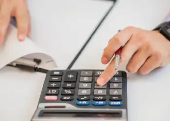 Perbedaan Antara Pajak, Retribusi, dan PNBP